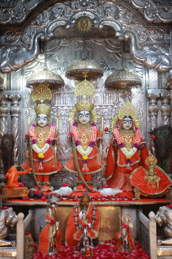 શણગાર દર્શન - મંગળવાર "પ.પૂ. શ્રી વિસામણબાપુની જગ્યા, પ.પૂ. શ્રી શ્રી ૧૦૦૮ મહામંડલેશ્વર નિર્મળાબા, વિહળધામ પાળિયાદ, ભાદરવા વદ - ૩ ત્રીજ, વિક્રમ સવંત ૨૦૮૨" Shangar Darshan. Tuesday-Sep- 29/09/2026