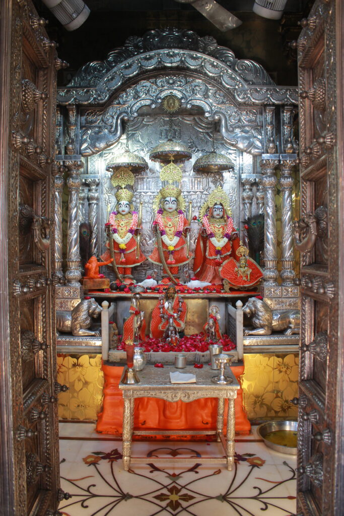 શણગાર દર્શન - મંગળવાર "પ.પૂ. શ્રી વિસામણબાપુની જગ્યા, પ.પૂ. શ્રી શ્રી ૧૦૦૮ મહામંડલેશ્વર નિર્મળાબા, વિહળધામ પાળિયાદ, ભાદરવા વદ - ૩ ત્રીજ, વિક્રમ સવંત ૨૦૮૨" Shangar Darshan. Tuesday-Sep- 29/09/2026