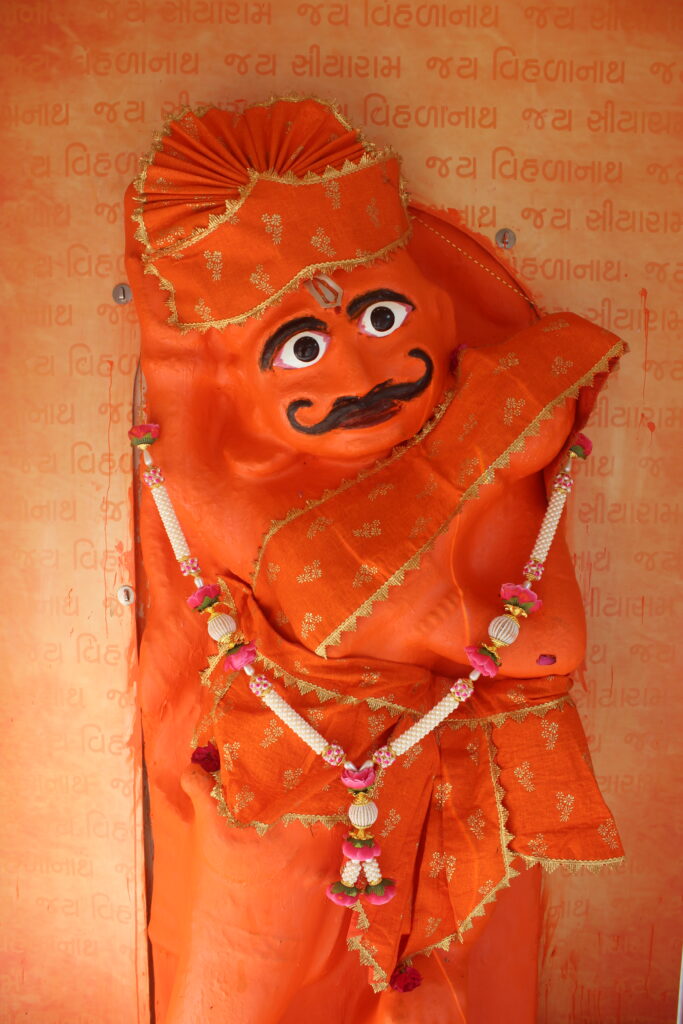 શણગાર દર્શન - મંગળવાર "પ.પૂ. શ્રી વિસામણબાપુની જગ્યા, પ.પૂ. શ્રી શ્રી ૧૦૦૮ મહામંડલેશ્વર નિર્મળાબા, વિહળધામ પાળિયાદ, ભાદરવા વદ - ૩ ત્રીજ, વિક્રમ સવંત ૨૦૮૨" Shangar Darshan. Tuesday-Sep- 29/09/2026