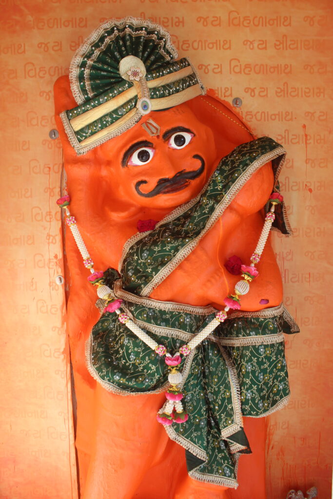 શણગાર દર્શન - બુધવાર "પ.પૂ. શ્રી વિસામણબાપુની જગ્યા, પ.પૂ. શ્રી શ્રી ૧૦૦૮ મહામંડલેશ્વર નિર્મળાબા, વિહળધામ પાળિયાદ, ભાદરવા વદ - ૪ ચૌથ, વિક્રમ સવંત ૨૦૮૨" Shangar Darshan. Wednesday-Sep- 30/09/2026