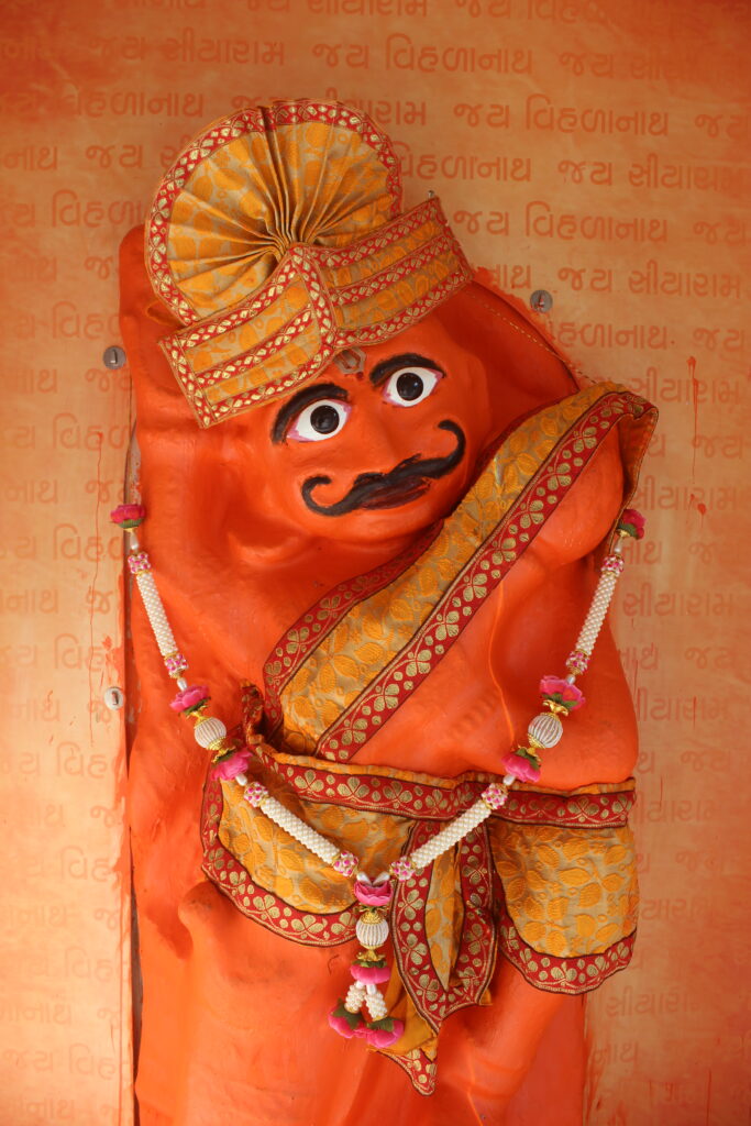શણગાર દર્શન - ગુરુવાર "પ.પૂ. શ્રી વિસામણબાપુની જગ્યા, પ.પૂ. શ્રી શ્રી ૧૦૦૮ મહામંડલેશ્વર નિર્મળાબા, વિહળધામ પાળિયાદ, ભાદરવા વદ - ૫ પાંચમ, વિક્રમ સવંત ૨૦૮૨" Shangar Darshan. Thursday-Oct- 01/10/2026