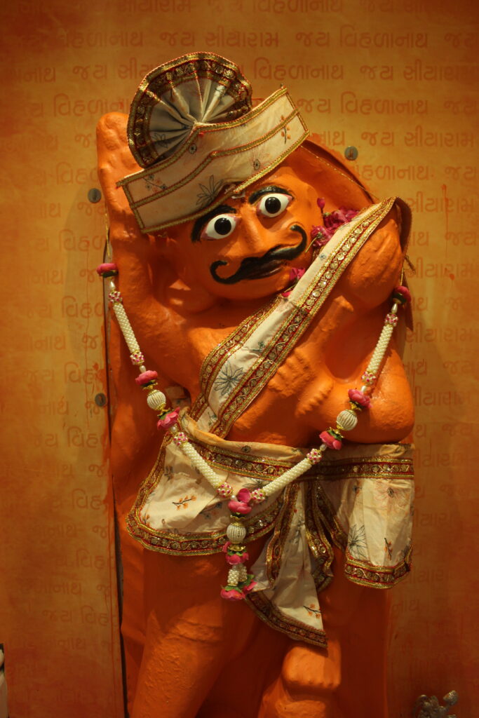 શણગાર દર્શન - શુક્રવાર "પ.પૂ. શ્રી વિસામણબાપુની જગ્યા, પ.પૂ. શ્રી શ્રી ૧૦૦૮ મહામંડલેશ્વર નિર્મળાબા, વિહળધામ પાળિયાદ, ભાદરવા વદ - ૬ છઠ, વિક્રમ સવંત ૨૦૮૨" Shangar Darshan. Friday-Oct- 02/10/2026