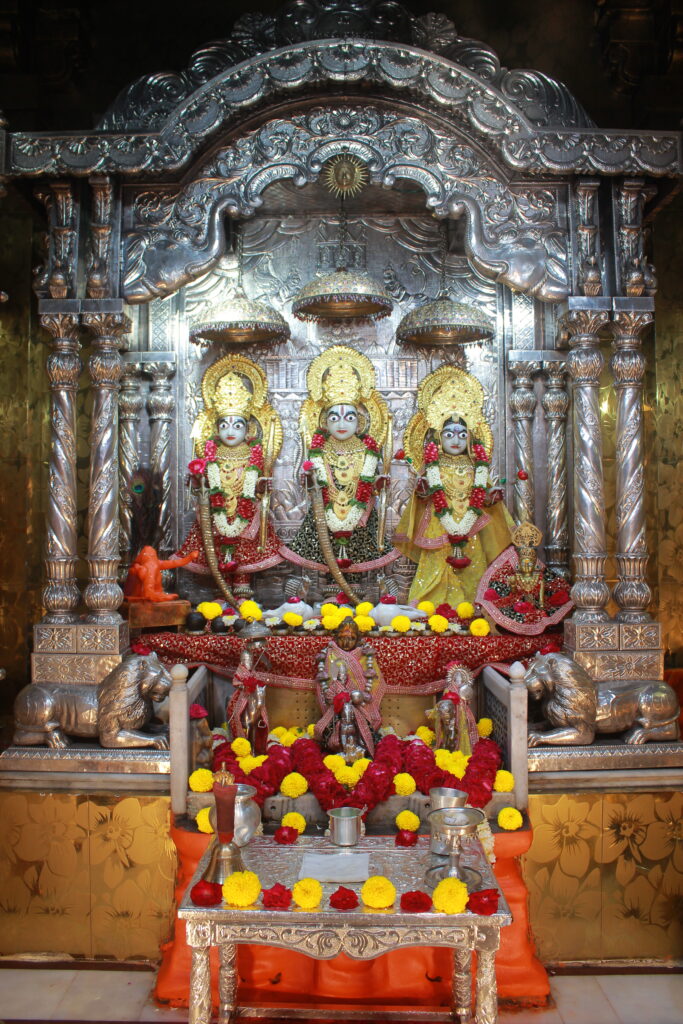 શણગાર દર્શન - રવિવાર "પ.પૂ. શ્રી વિસામણબાપુની જગ્યા, પ.પૂ. શ્રી શ્રી ૧૦૦૮ મહામંડલેશ્વર નિર્મળાબા, વિહળધામ પાળિયાદ, ભાદરવા વદ - ૮ આઠમ, વિક્રમ સવંત ૨૦૮૨" Shangar Darshan. Sunday-Oct- 04/10/2026