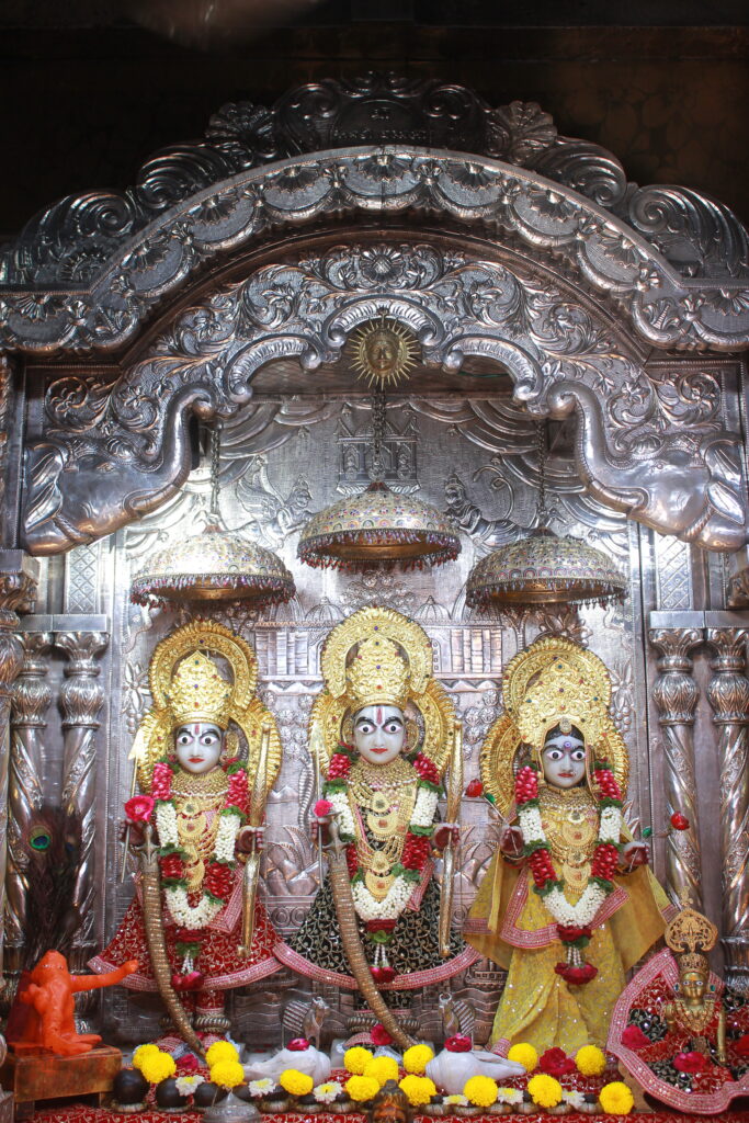 શણગાર દર્શન - રવિવાર "પ.પૂ. શ્રી વિસામણબાપુની જગ્યા, પ.પૂ. શ્રી શ્રી ૧૦૦૮ મહામંડલેશ્વર નિર્મળાબા, વિહળધામ પાળિયાદ, ભાદરવા વદ - ૮ આઠમ, વિક્રમ સવંત ૨૦૮૨" Shangar Darshan. Sunday-Oct- 04/10/2026