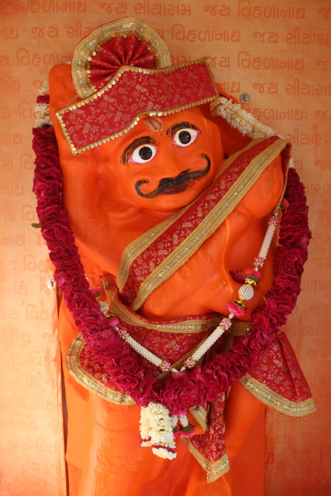 શણગાર દર્શન - રવિવાર "પ.પૂ. શ્રી વિસામણબાપુની જગ્યા, પ.પૂ. શ્રી શ્રી ૧૦૦૮ મહામંડલેશ્વર નિર્મળાબા, વિહળધામ પાળિયાદ, આસો સુદ - ૧ એકમ, વિક્રમ સવંત ૨૦૮૨" Shangar Darshan. Sunday-Oct- 11/10/2026