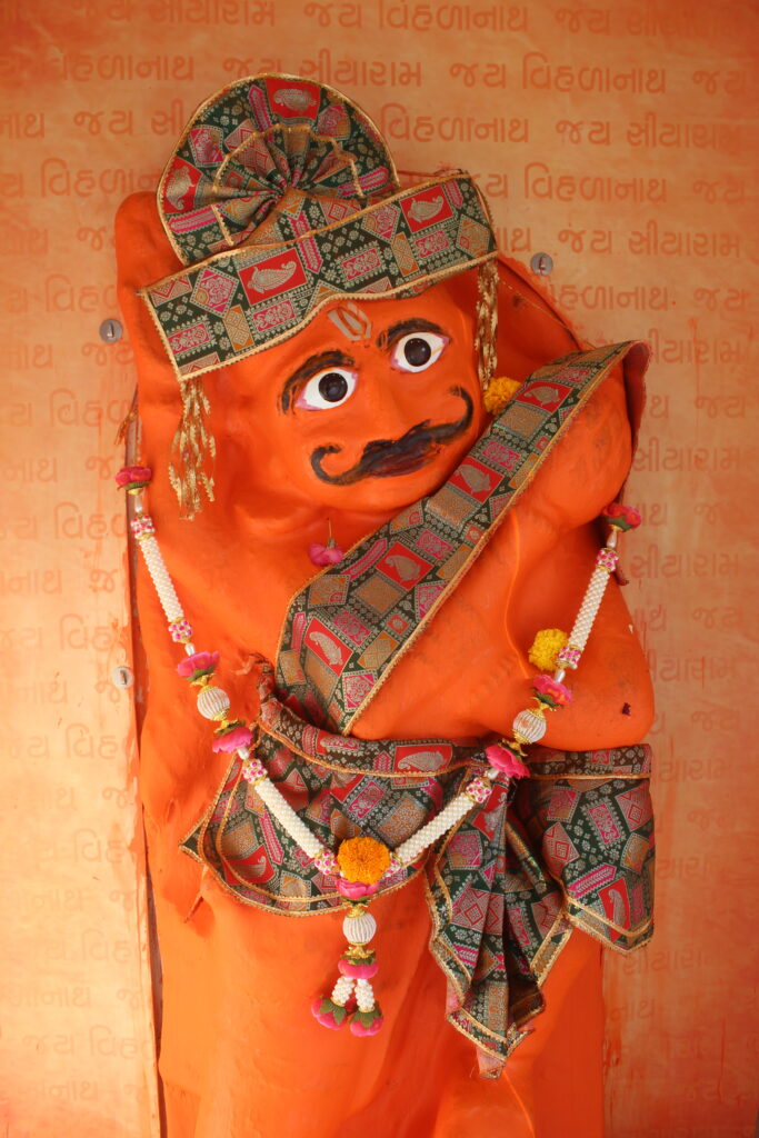 શણગાર દર્શન - બુધવાર "પ.પૂ. શ્રી વિસામણબાપુની જગ્યા, પ.પૂ. શ્રી શ્રી ૧૦૦૮ મહામંડલેશ્વર નિર્મળાબા, વિહળધામ પાળિયાદ, આસો સુદ - ૪ ચૌથ, વિક્રમ સવંત ૨૦૮૨" Shangar Darshan. Wednesday-Oct- 14/10/2026