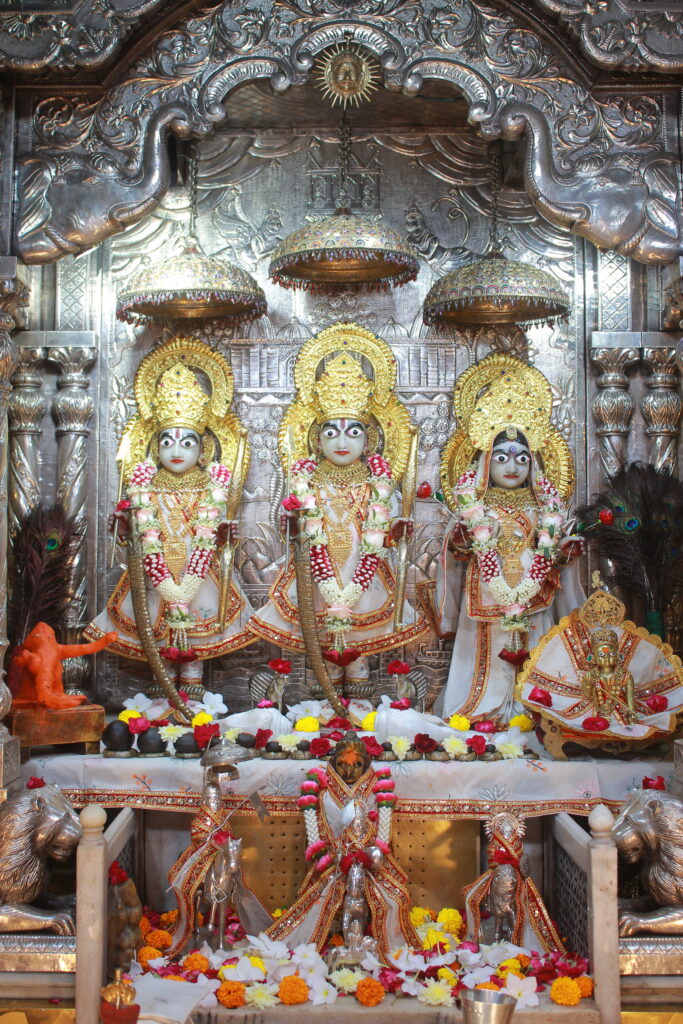 શણગાર દર્શન - શુક્રવાર "પ.પૂ. શ્રી વિસામણબાપુની જગ્યા, પ.પૂ. શ્રી શ્રી ૧૦૦૮ મહામંડલેશ્વર નિર્મળાબા, વિહળધામ પાળિયાદ, આસો સુદ - ૬ છઠ, વિક્રમ સવંત ૨૦૮૨" Shangar Darshan. Friday-Oct- 16/10/2026