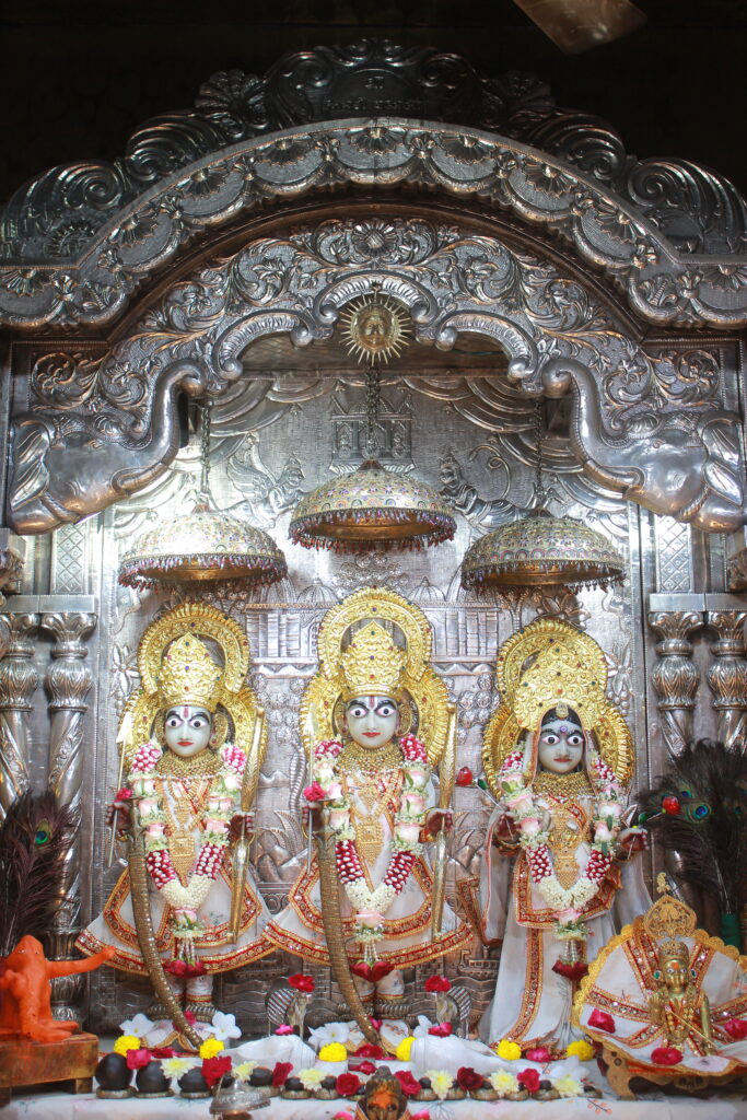 શણગાર દર્શન - શુક્રવાર "પ.પૂ. શ્રી વિસામણબાપુની જગ્યા, પ.પૂ. શ્રી શ્રી ૧૦૦૮ મહામંડલેશ્વર નિર્મળાબા, વિહળધામ પાળિયાદ, આસો સુદ - ૬ છઠ, વિક્રમ સવંત ૨૦૮૨" Shangar Darshan. Friday-Oct- 16/10/2026
