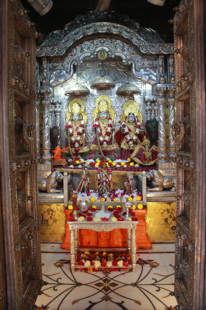 શણગાર દર્શન - સોમવાર "પ.પૂ. શ્રી વિસામણબાપુની જગ્યા, પ.પૂ. શ્રી શ્રી ૧૦૦૮ મહામંડલેશ્વર નિર્મળાબા, વિહળધામ પાળિયાદ, આસો સુદ - ૯ નોમ, વિક્રમ સવંત ૨૦૮૨" Shangar Darshan. Monday-Oct- 19/10/2026