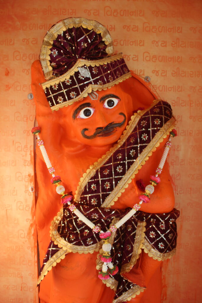 શણગાર દર્શન - સોમવાર "પ.પૂ. શ્રી વિસામણબાપુની જગ્યા, પ.પૂ. શ્રી શ્રી ૧૦૦૮ મહામંડલેશ્વર નિર્મળાબા, વિહળધામ પાળિયાદ, આસો સુદ - ૯ નોમ, વિક્રમ સવંત ૨૦૮૨" Shangar Darshan. Monday-Oct- 19/10/2026