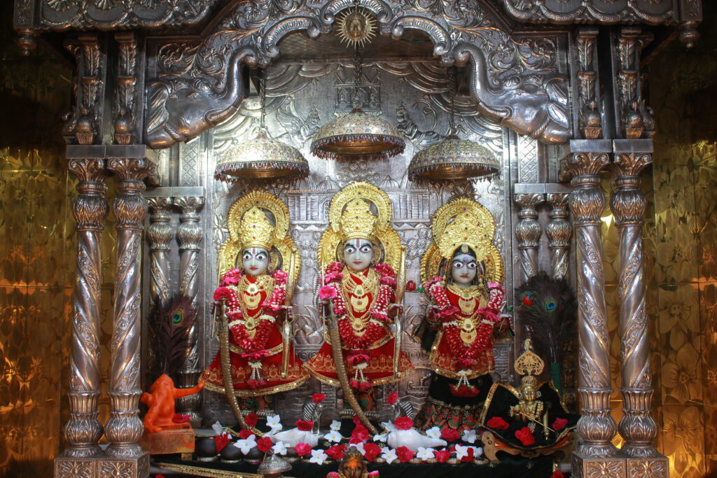 શણગાર દર્શન - રવિવાર "પ.પૂ. શ્રી વિસામણબાપુની જગ્યા, પ.પૂ. શ્રી શ્રી ૧૦૦૮ મહામંડલેશ્વર નિર્મળાબા, વિહળધામ પાળિયાદ, આસો સુદ - ૧૫ પૂનમ, વિક્રમ સવંત ૨૦૮૨" Shangar Darshan. Sunday-Oct- 25/10/2026