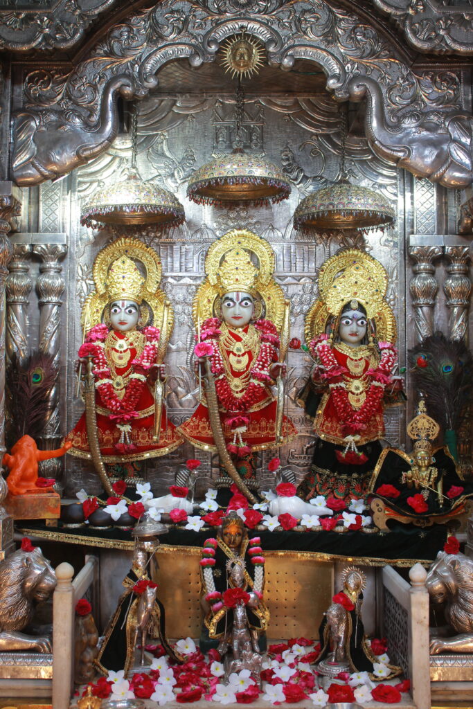 શણગાર દર્શન - રવિવાર "પ.પૂ. શ્રી વિસામણબાપુની જગ્યા, પ.પૂ. શ્રી શ્રી ૧૦૦૮ મહામંડલેશ્વર નિર્મળાબા, વિહળધામ પાળિયાદ, આસો સુદ - ૧૫ પૂનમ, વિક્રમ સવંત ૨૦૮૨" Shangar Darshan. Sunday-Oct- 25/10/2026