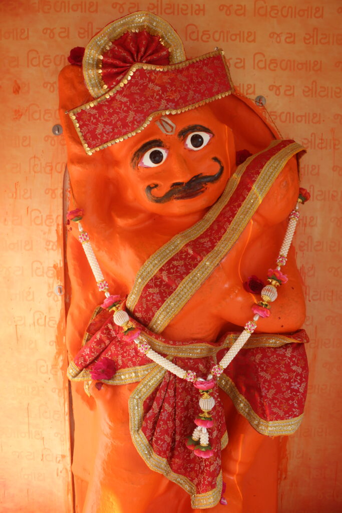 શણગાર દર્શન - રવિવાર "પ.પૂ. શ્રી વિસામણબાપુની જગ્યા, પ.પૂ. શ્રી શ્રી ૧૦૦૮ મહામંડલેશ્વર નિર્મળાબા, વિહળધામ પાળિયાદ, આસો સુદ - ૧૫ પૂનમ, વિક્રમ સવંત ૨૦૮૨" Shangar Darshan. Sunday-Oct- 25/10/2026