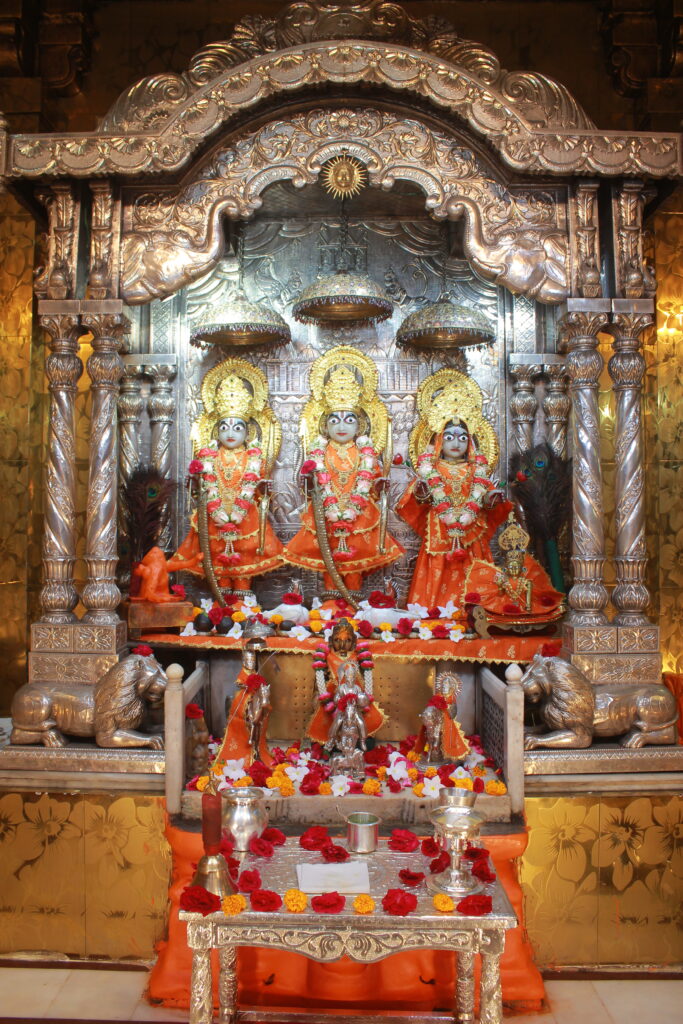 શણગાર દર્શન - મંગળવાર "પ.પૂ. શ્રી વિસામણબાપુની જગ્યા, પ.પૂ. શ્રી શ્રી ૧૦૦૮ મહામંડલેશ્વર નિર્મળાબા, વિહળધામ પાળિયાદ, આસો વદ - ૨ બીજ, વિક્રમ સવંત ૨૦૮૨" Shangar Darshan. Tuesday-Oct- 27/10/2026