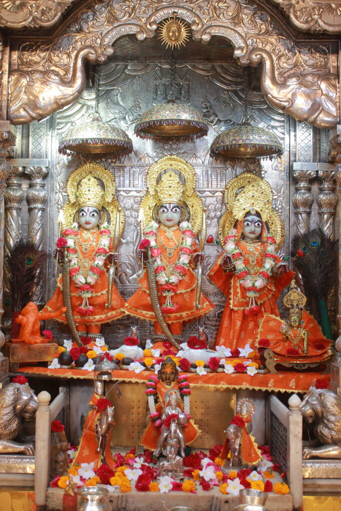 શણગાર દર્શન - મંગળવાર "પ.પૂ. શ્રી વિસામણબાપુની જગ્યા, પ.પૂ. શ્રી શ્રી ૧૦૦૮ મહામંડલેશ્વર નિર્મળાબા, વિહળધામ પાળિયાદ, આસો વદ - ૨ બીજ, વિક્રમ સવંત ૨૦૮૨" Shangar Darshan. Tuesday-Oct- 27/10/2026