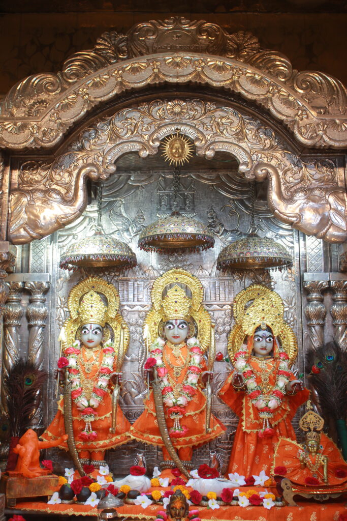 શણગાર દર્શન - મંગળવાર "પ.પૂ. શ્રી વિસામણબાપુની જગ્યા, પ.પૂ. શ્રી શ્રી ૧૦૦૮ મહામંડલેશ્વર નિર્મળાબા, વિહળધામ પાળિયાદ, આસો વદ - ૨ બીજ, વિક્રમ સવંત ૨૦૮૨" Shangar Darshan. Tuesday-Oct- 27/10/2026