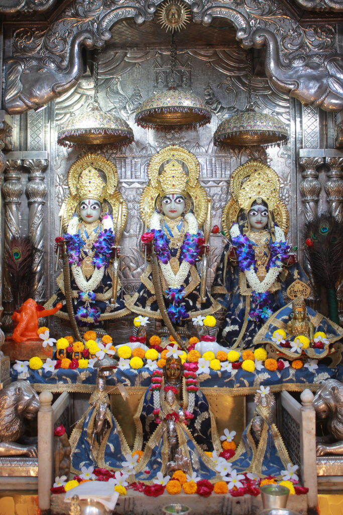 શણગાર દર્શન - શનિવાર "પ.પૂ. શ્રી વિસામણબાપુની જગ્યા, પ.પૂ. શ્રી શ્રી ૧૦૦૮ મહામંડલેશ્વર નિર્મળાબા, વિહળધામ પાળિયાદ, આસો વદ - ૬ છઠ, વિક્રમ સવંત ૨૦૮૨" Shangar Darshan. Saturday-Oct- 31/10/2026