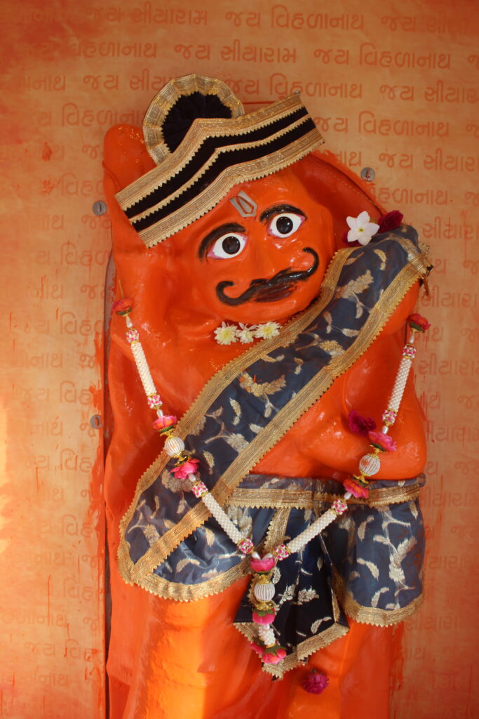 શણગાર દર્શન - શનિવાર "પ.પૂ. શ્રી વિસામણબાપુની જગ્યા, પ.પૂ. શ્રી શ્રી ૧૦૦૮ મહામંડલેશ્વર નિર્મળાબા, વિહળધામ પાળિયાદ, આસો વદ - ૬ છઠ, વિક્રમ સવંત ૨૦૮૨" Shangar Darshan. Saturday-Oct- 31/10/2026